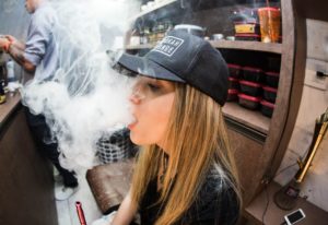 Mistakes You're Making With Tobacco E-Liquid