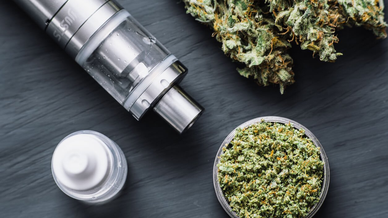 Facts and Benefits of Using a Vaporizer for Dry Herbs